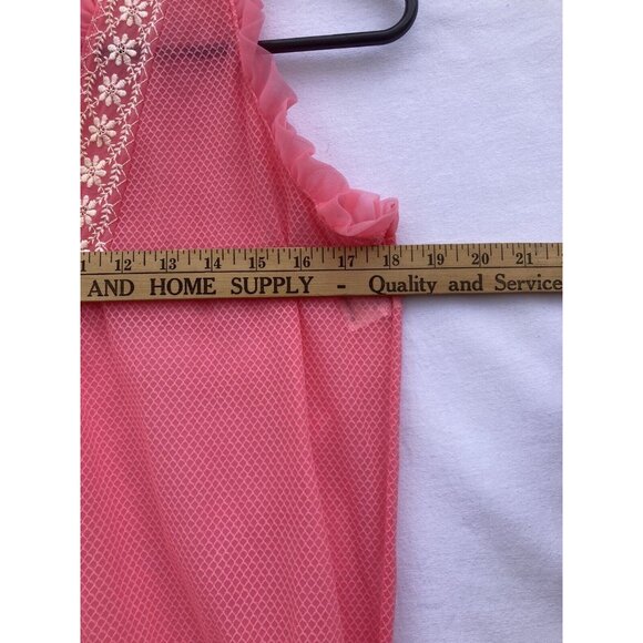 Barbiecore Bright Pink Vtg Nightgown W/ Lace and Waffle Weave Pattern Medium - Picture 6 of 8